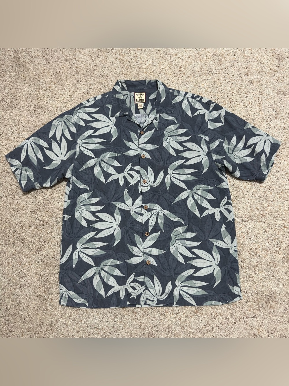 Tommy Bahama Silk Camp Shirt Marihuana Leaves Print Short Sleeve Hawaiian Shirt